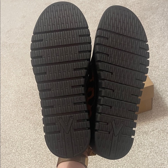 Like New Vionic Uptown Tan Leopard Loafers Size 8 - Picture 5 of 6